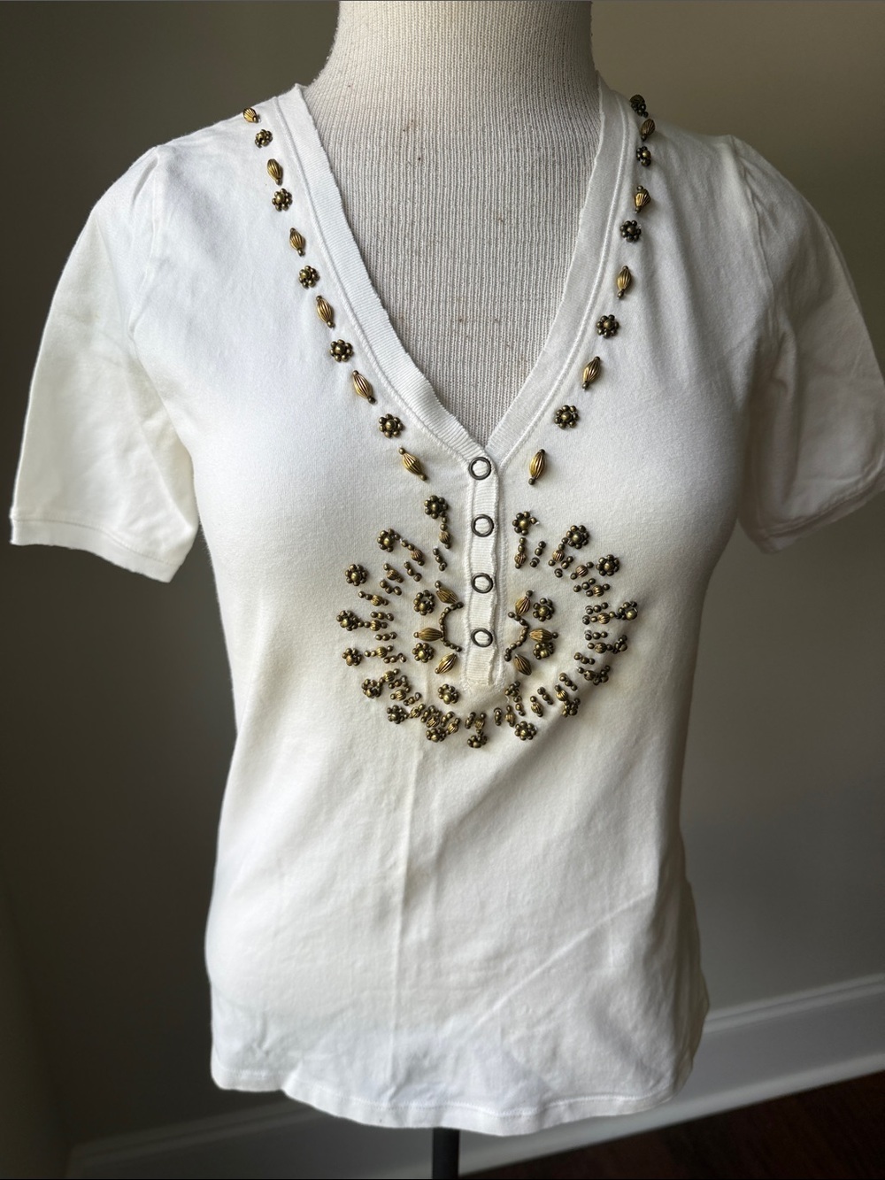 Votre Nom White Short Sleeve V-Neck Top with Gold Bead Embellishment